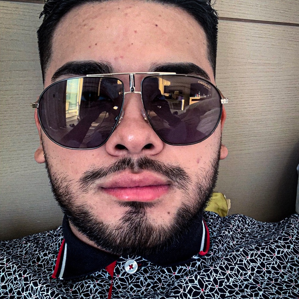 Meet your Posher, Alex